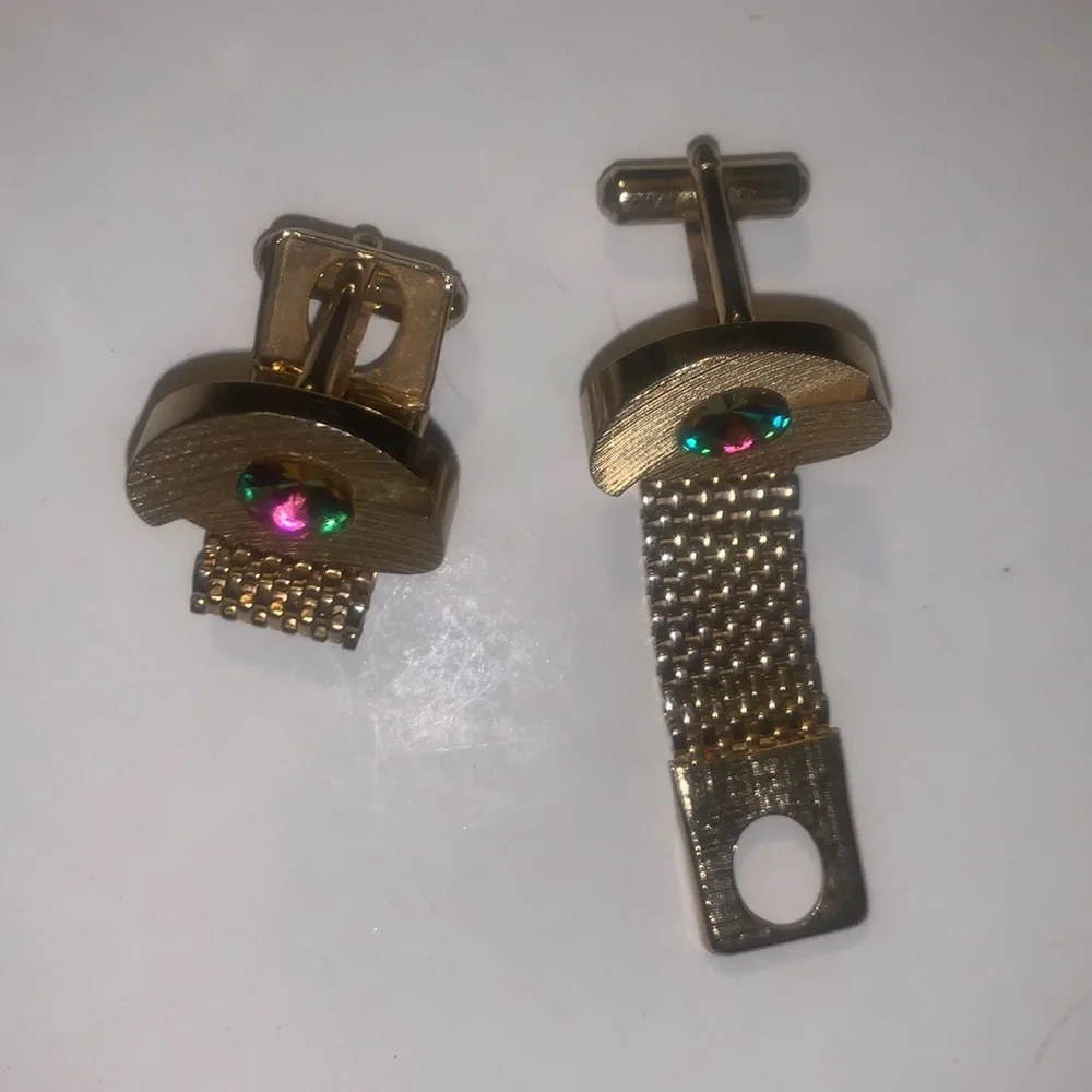 Vintage mesh gold tone with jewl cufflinks